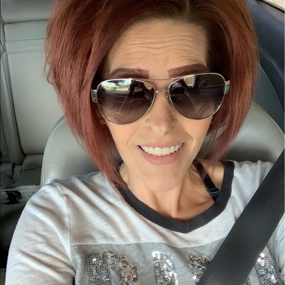 Meet your Posher, Gina - Picture 3 of 4